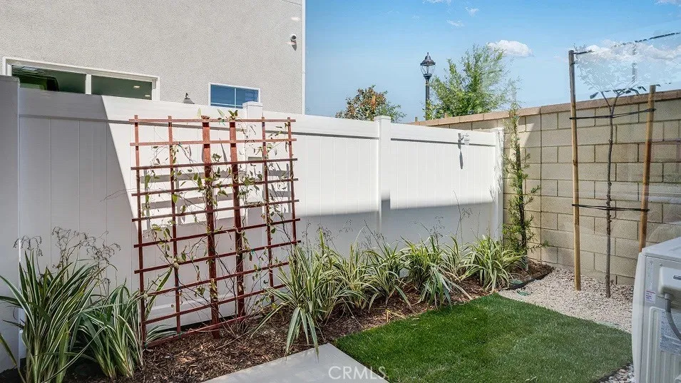 2660 E Lincoln Paseo Ontario, CA 91762