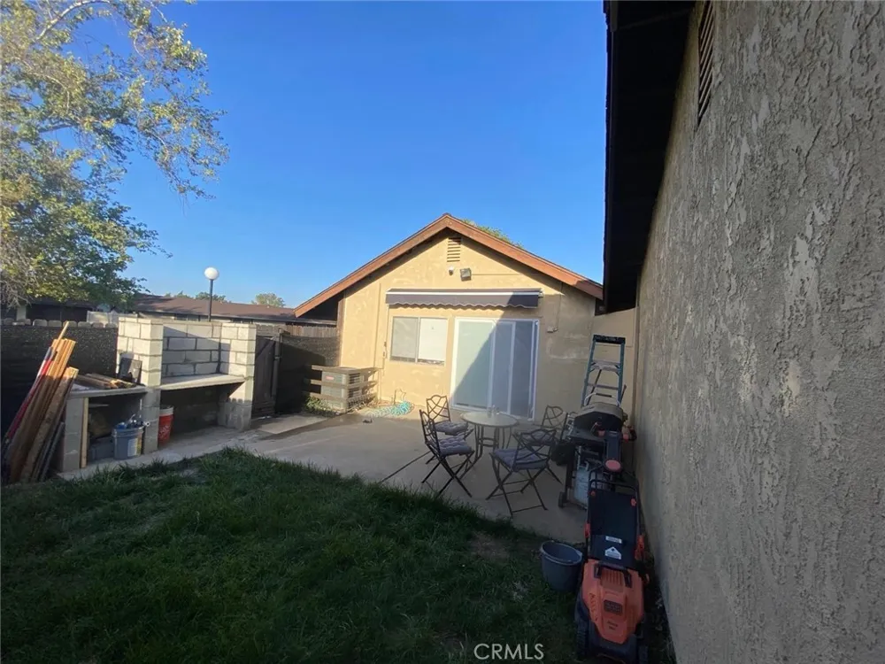 4387 Kingsbury Riverside, CA 92503