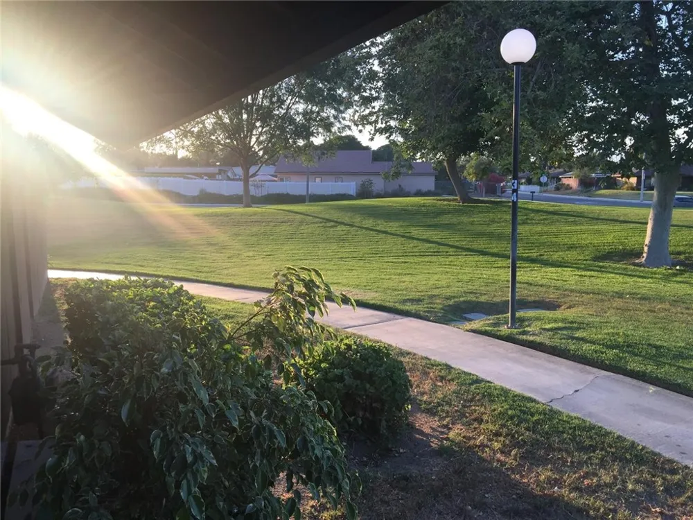 4387 Kingsbury Riverside, CA 92503