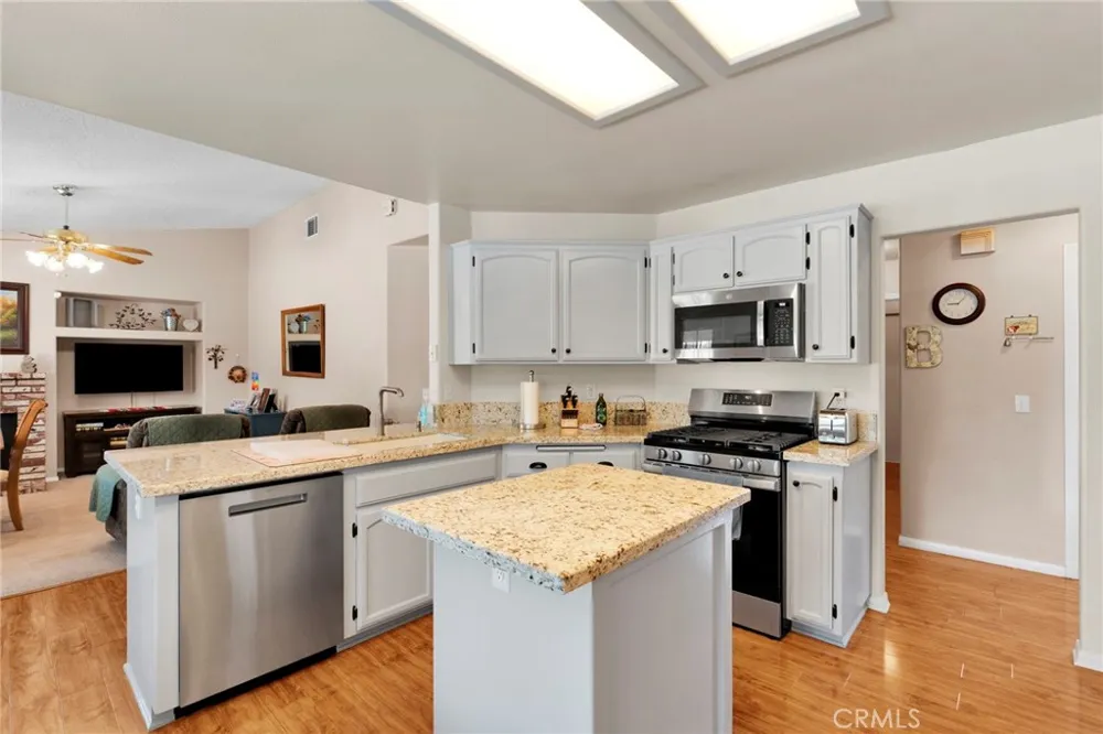 16412 Pauhaska Apple Valley, CA 92307
