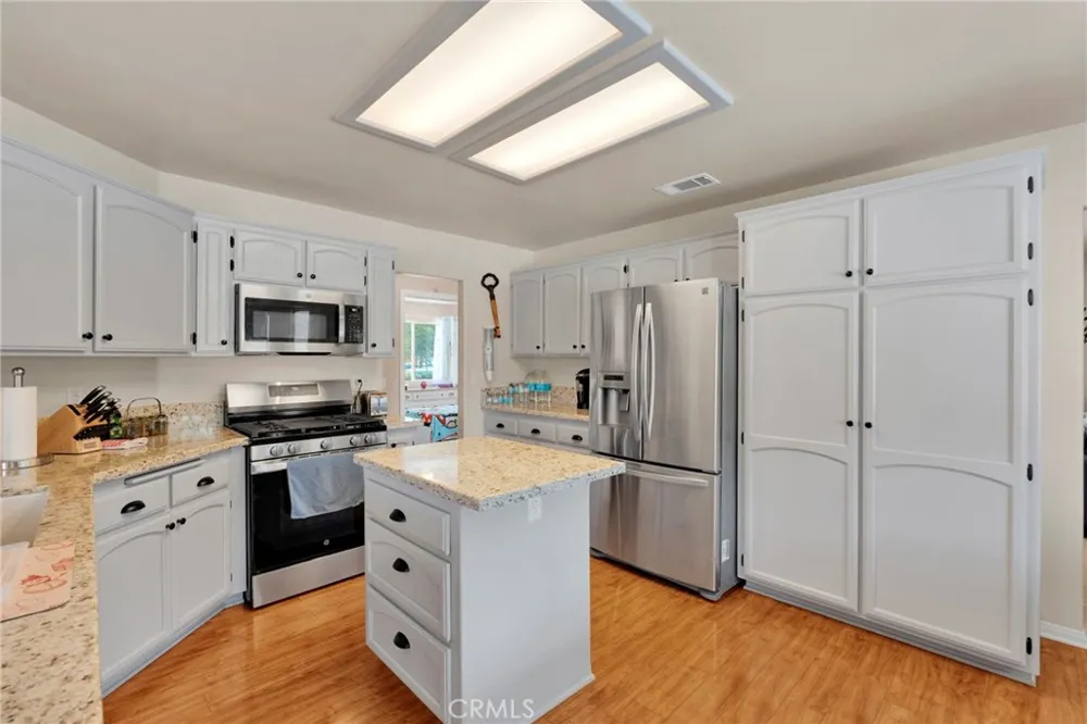 16412 Pauhaska Apple Valley, CA 92307