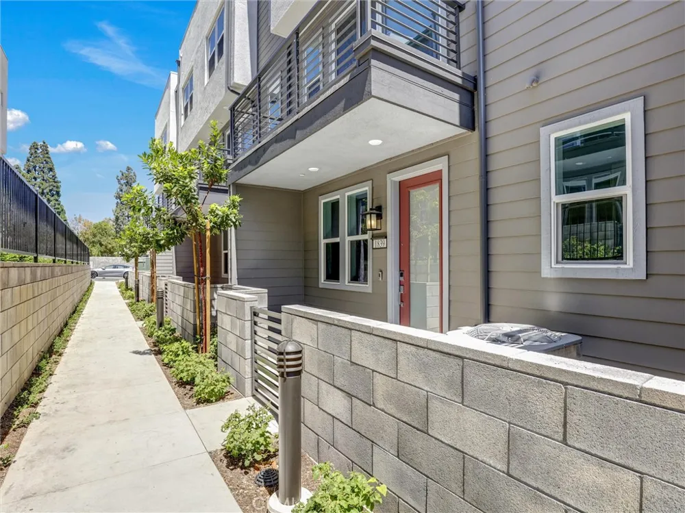 1839 Lychee St Fullerton, CA 92835