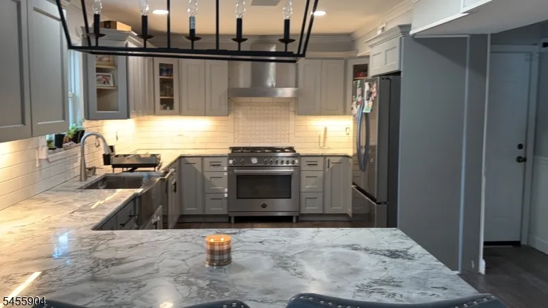 67 Coventry Rd Wayne, NJ 07470