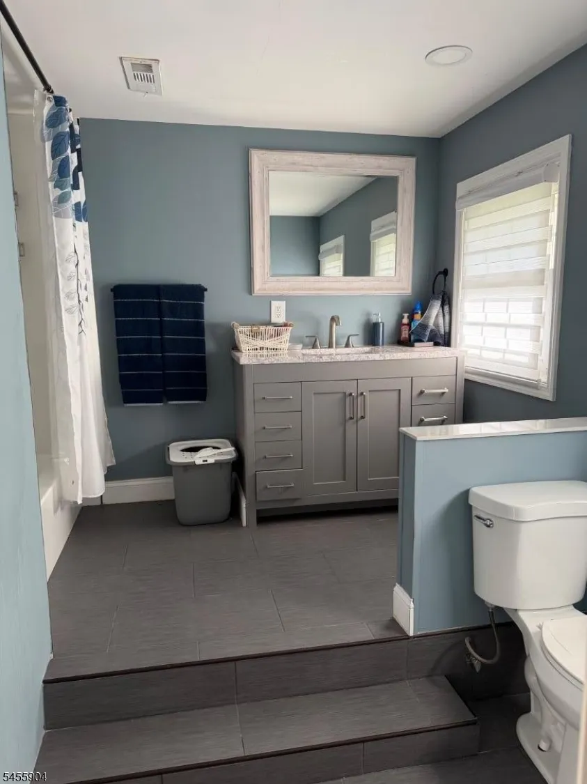 67 Coventry Rd Wayne, NJ 07470