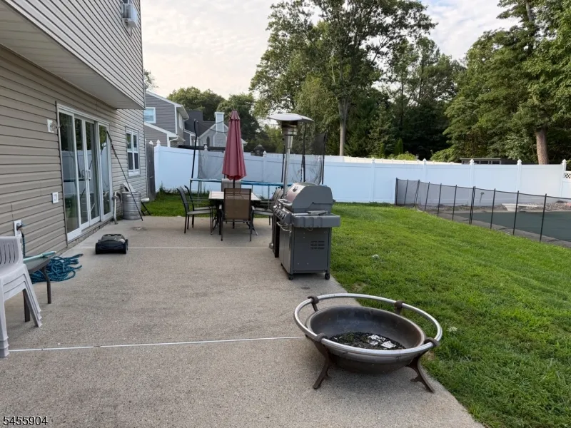 67 Coventry Rd Wayne, NJ 07470