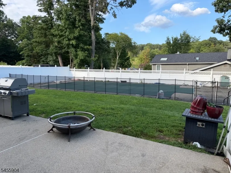 67 Coventry Rd Wayne, NJ 07470