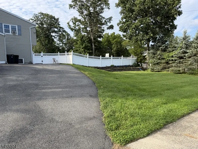 67 Coventry Rd Wayne, NJ 07470