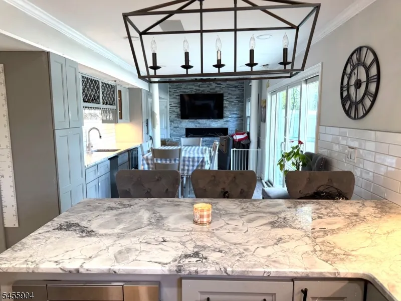 67 Coventry Rd Wayne, NJ 07470