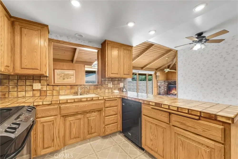 928 S Shasta West Covina, CA 91791