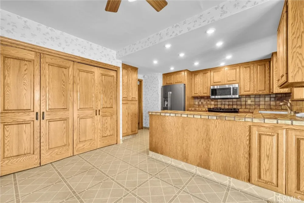 928 S Shasta West Covina, CA 91791