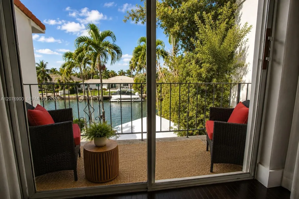 2117 NE 123rd St North Miami, FL 33181