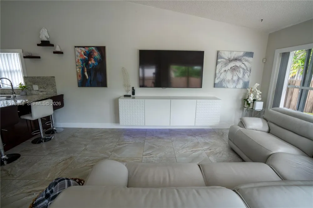 7301 SW 159th Ave Miami, FL 33193