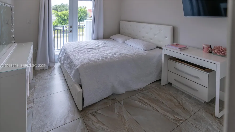 7301 SW 159th Ave Miami, FL 33193