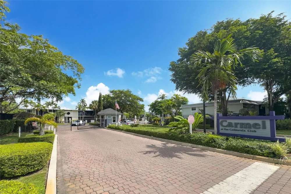 827 NE 199th St #206 Miami, FL 33179