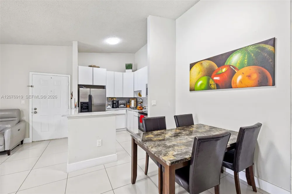 827 NE 199th St #206 Miami, FL 33179