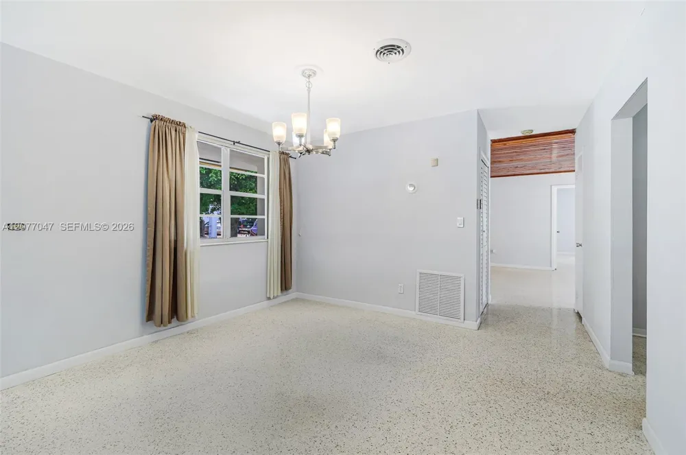 9354 Caribbean Blvd Cutler Bay, FL 33189