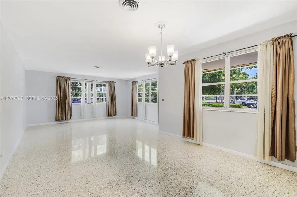9354 Caribbean Blvd Cutler Bay, FL 33189
