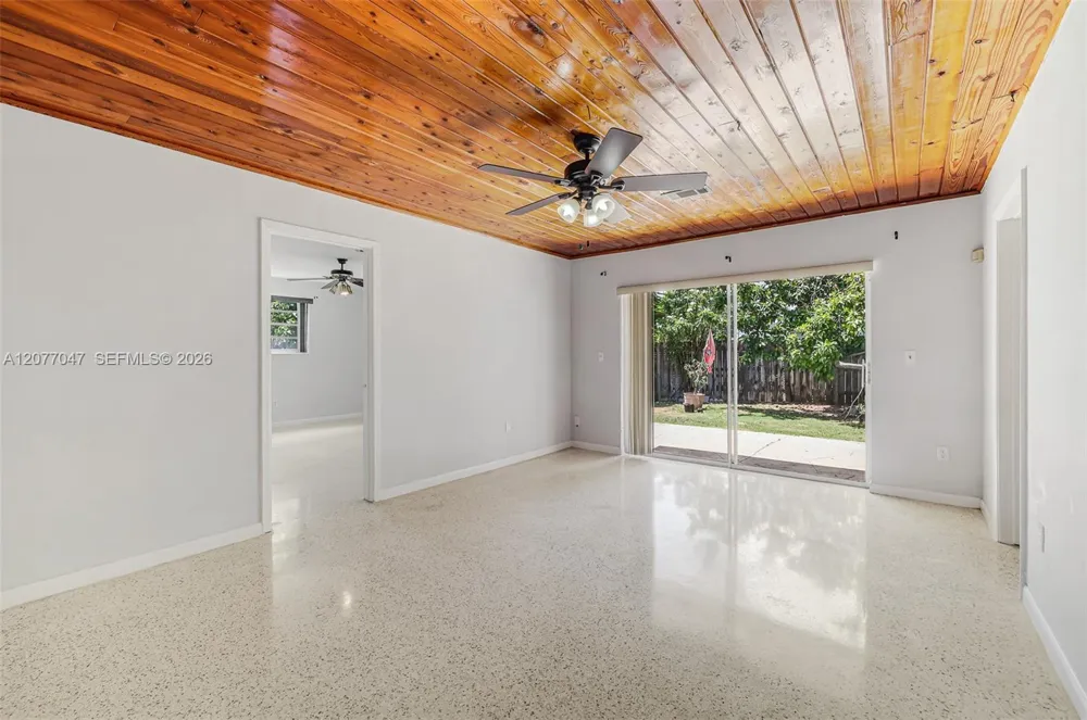 9354 Caribbean Blvd Cutler Bay, FL 33189