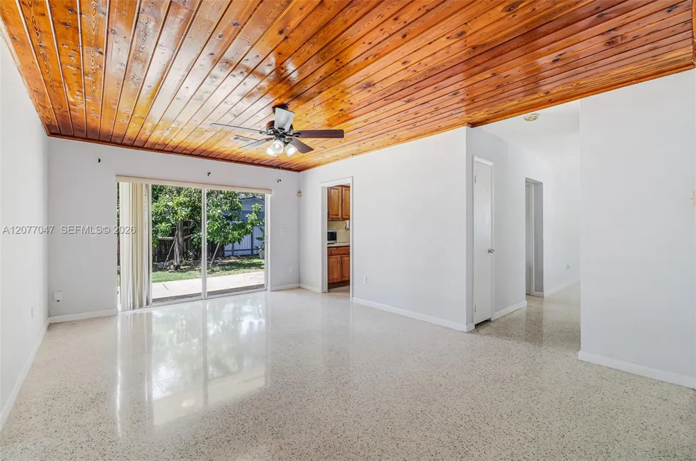 9354 Caribbean Blvd Cutler Bay, FL 33189