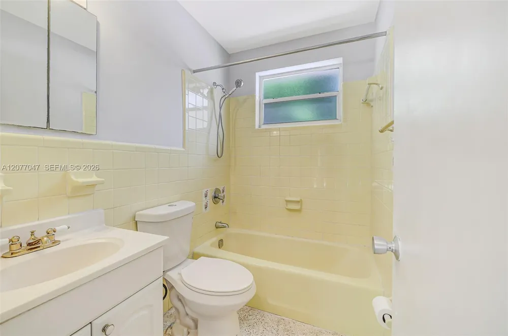 9354 Caribbean Blvd Cutler Bay, FL 33189