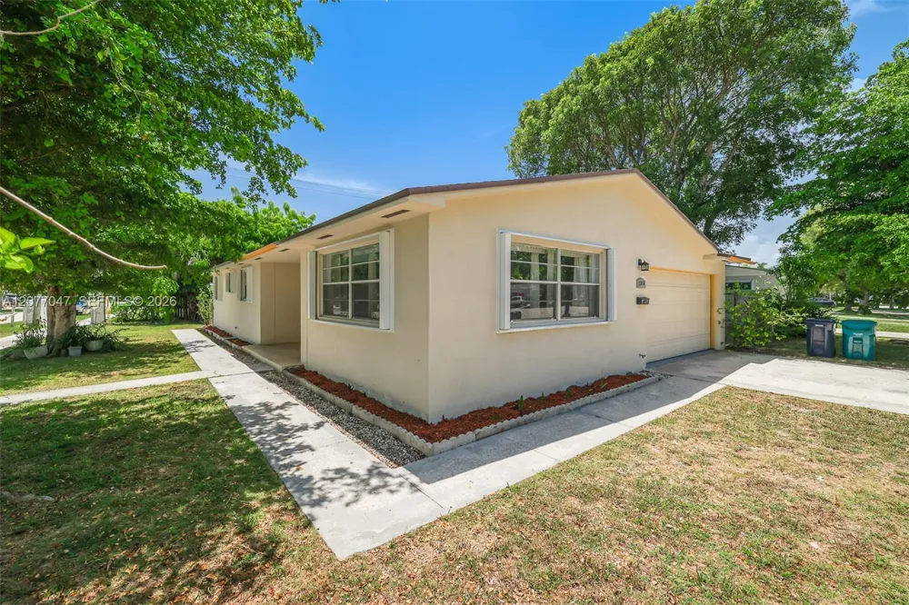 9354 Caribbean Blvd Cutler Bay, FL 33189