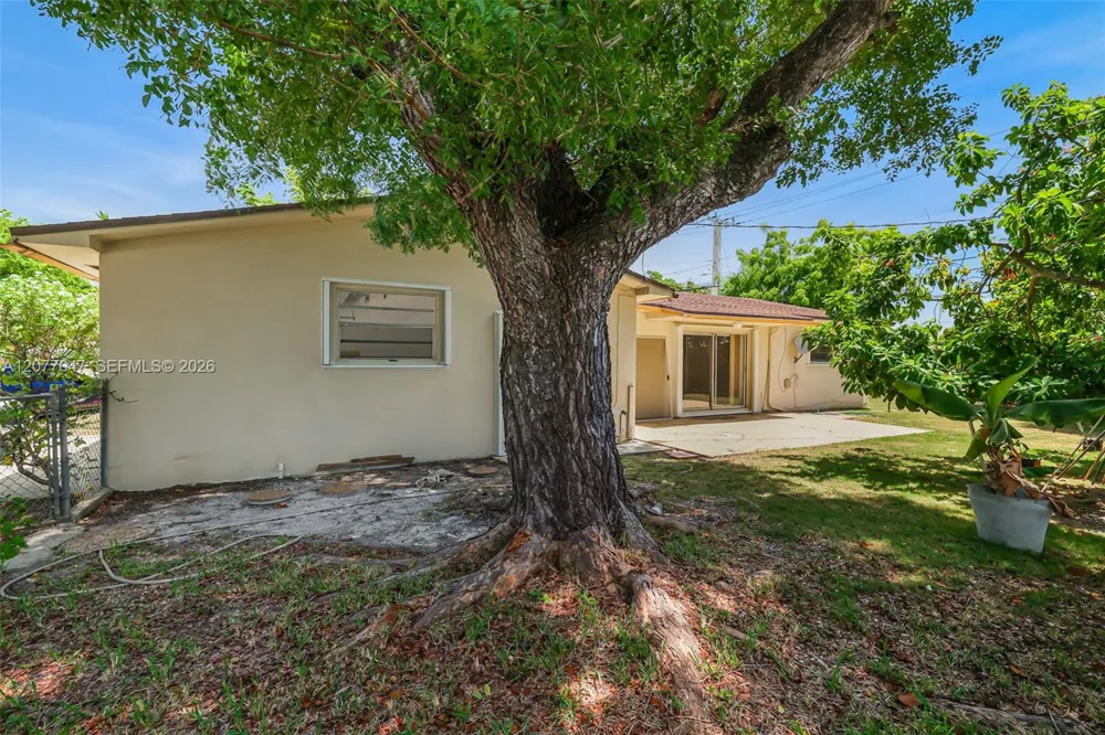 9354 Caribbean Blvd Cutler Bay, FL 33189