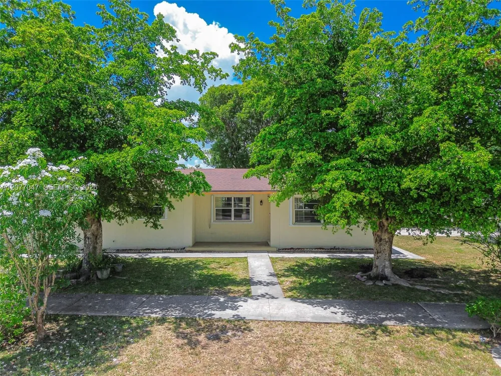 9354 Caribbean Blvd Cutler Bay, FL 33189