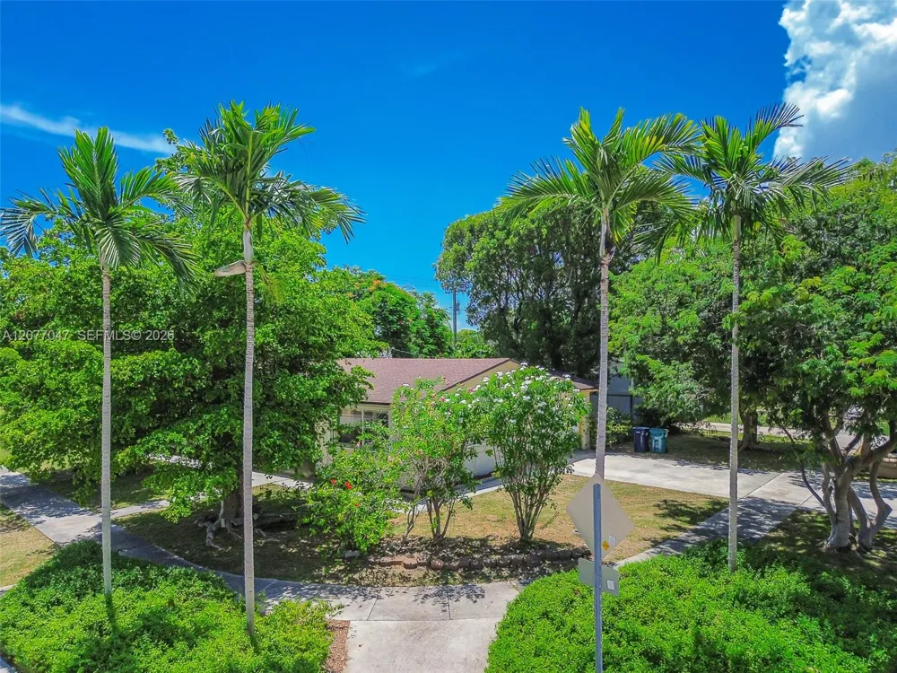 9354 Caribbean Blvd Cutler Bay, FL 33189