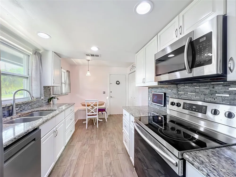 266 CARRIAGE HILL DRIVE Casselberry, FL 32707