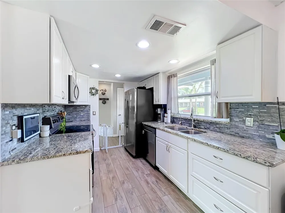 266 CARRIAGE HILL DRIVE Casselberry, FL 32707