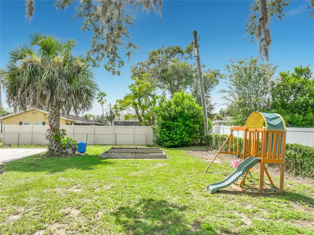 266 CARRIAGE HILL DRIVE Casselberry, FL 32707