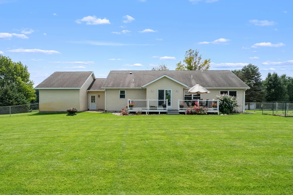 22864 Blackbird Avenue Almena Township, MI 49071