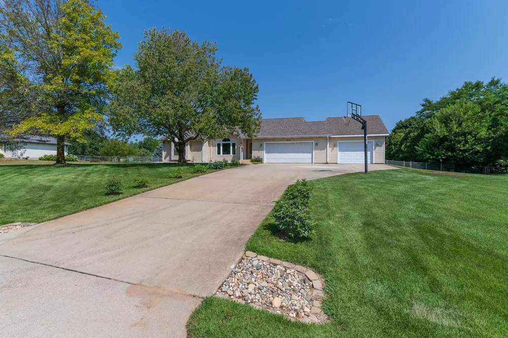 22864 Blackbird Avenue Almena Township, MI 49071