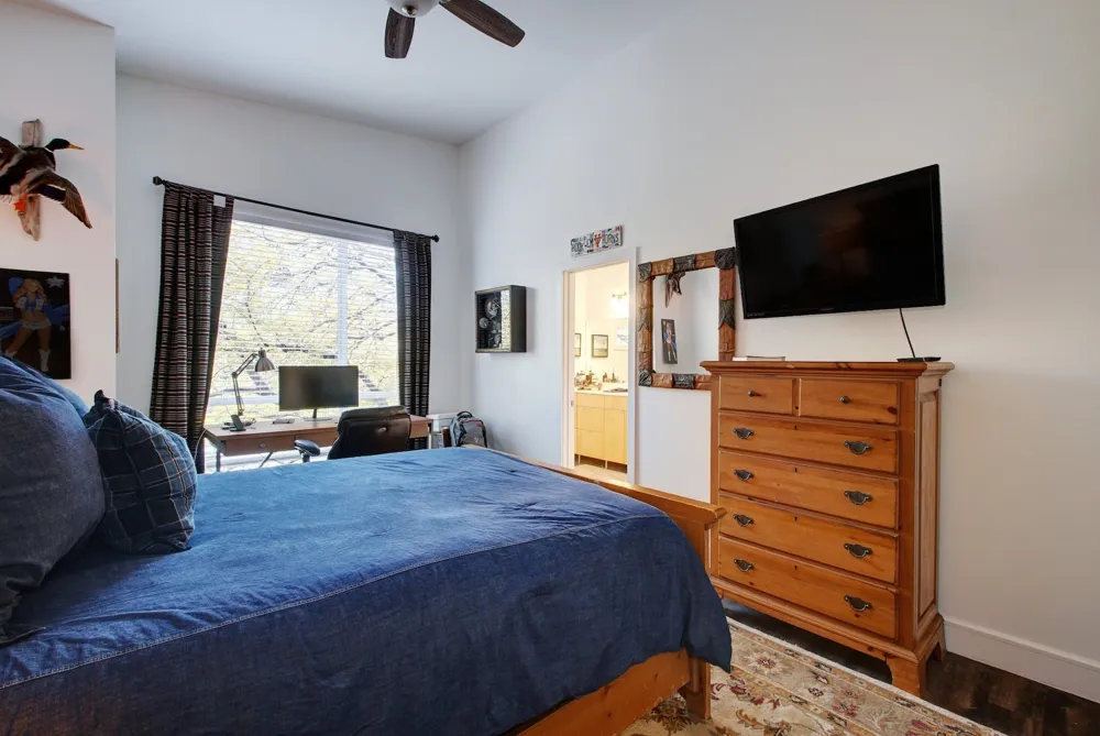 616 W 35th Street #B Austin, TX 78705