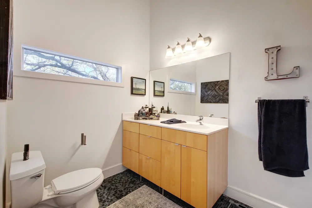 616 W 35th Street #B Austin, TX 78705