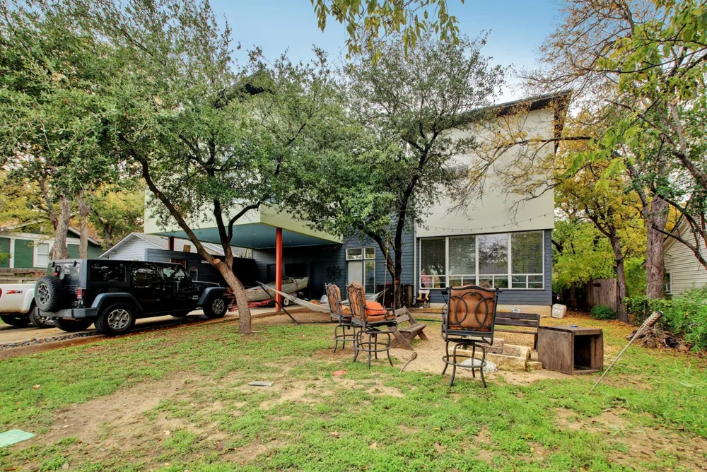 616 W 35th Street #B Austin, TX 78705
