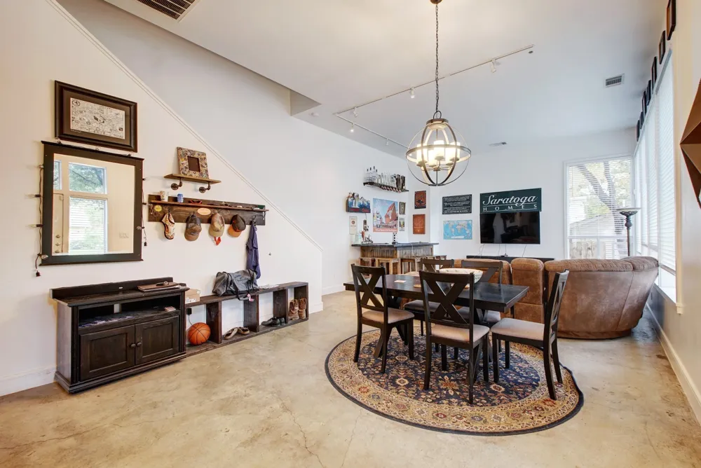 616 W 35th Street #B Austin, TX 78705