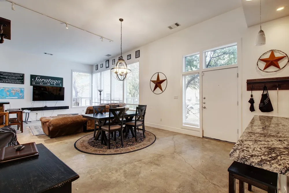 616 W 35th Street #B Austin, TX 78705