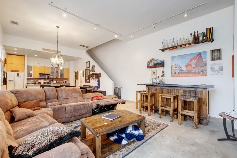 616 W 35th Street #B Austin, TX 78705