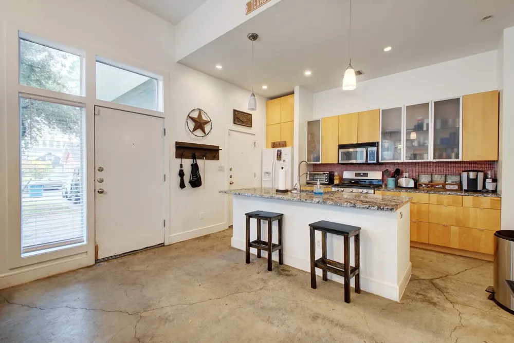 616 W 35th Street #B Austin, TX 78705