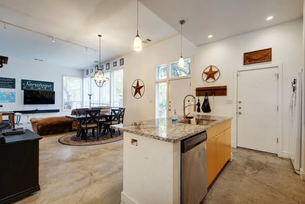 616 W 35th Street #B Austin, TX 78705
