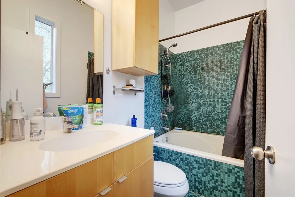 616 W 35th Street #B Austin, TX 78705
