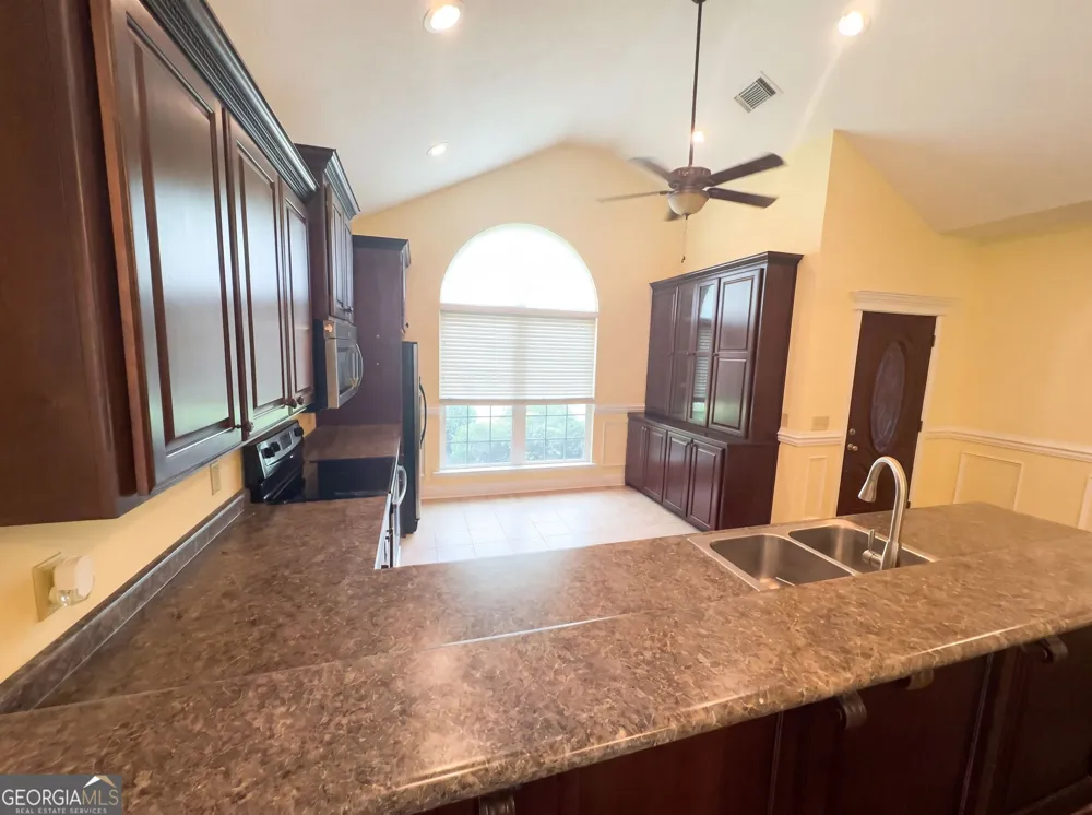 109 Corene AVE Glennville, GA 30427