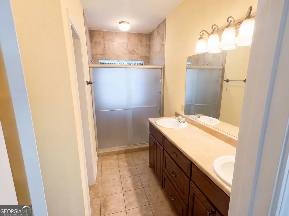 109 Corene AVE Glennville, GA 30427