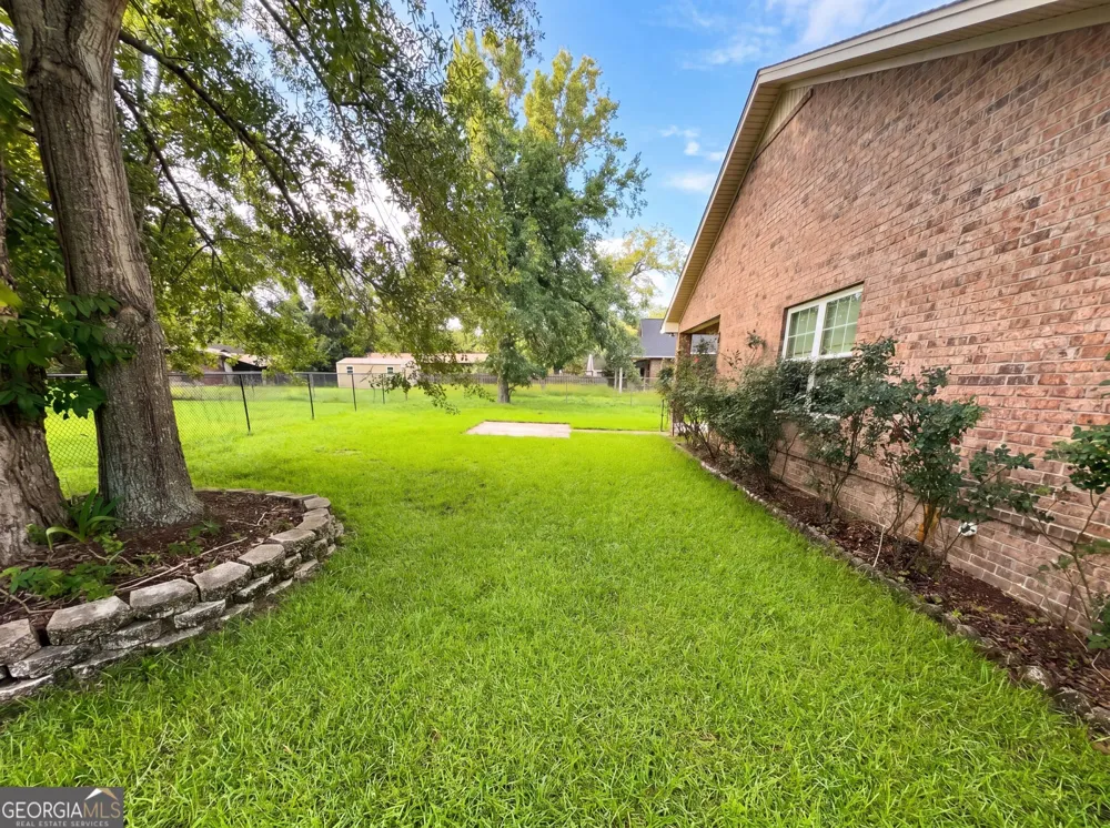 109 Corene AVE Glennville, GA 30427