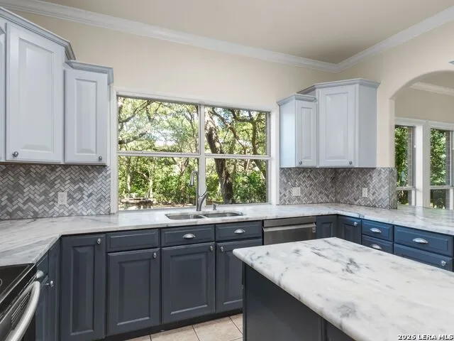 15125 Flying Circle Helotes, TX 78023