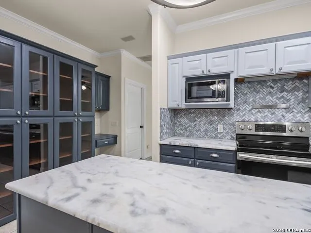 15125 Flying Circle Helotes, TX 78023