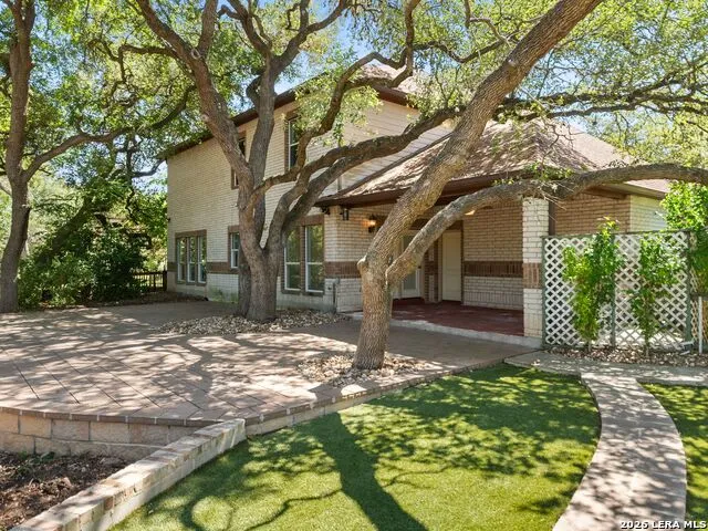 15125 Flying Circle Helotes, TX 78023