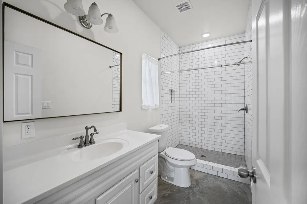 1020 10th Street Hempstead, TX 77445