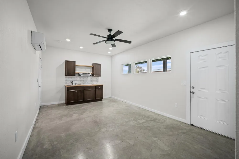 1020 10th Street Hempstead, TX 77445